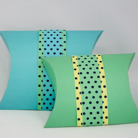 Pillow boxes with paper ribbon