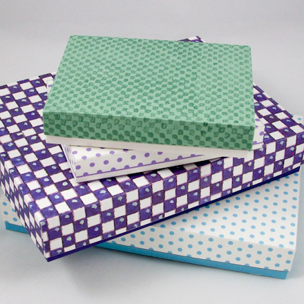 Rectangular boxes in three varieties (shirt boxes)
