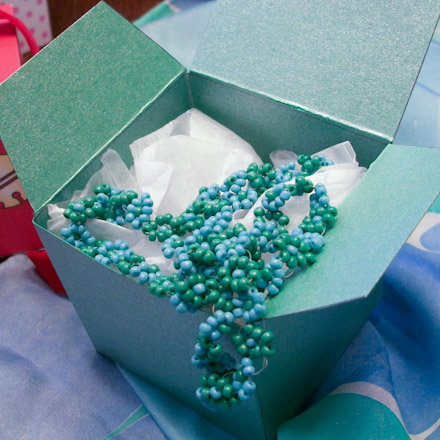 Small gift box - metallic green