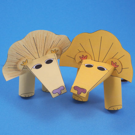 Lion finger puppets in two colors